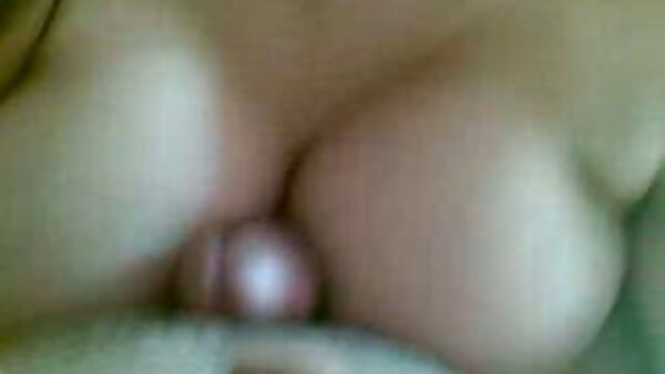 Latina Ice sex lucah La Fox yang dikurniakan dengan baik memakai korset hitam dan seksi sambil menghisap dan meniduri zakar teman lelakinya