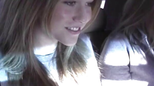 Perempuan murahan Curvy Delilah Strong menikmati video lucah sekolah menengah seks dubur